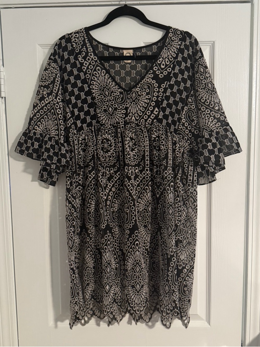 Anthropolgie Akemi + Kin Brooke Eyelet Swing Dress White & Black‎ Size 2